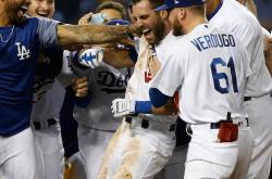 足球直播在线观看-法国2-0轻取丹麦，小组榜首宝座坐稳