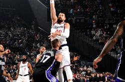 体育直播-火箭再胜公牛，哈登神奇三分表现带队豪取十一连胜的简单介绍