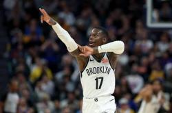 足球直播在线观看-包含塞尔维亚出色表现，捷克队难以抵挡压力的词条