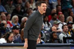 足球直播-独行侠主教练荣获年度最佳教练奖的简单介绍