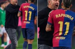 足球直播平台-包含马德里竞技客场不敌拉科鲁尼亚，遭遇两连败的词条