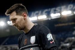 足球直播-科隆队防守稳固，客场获得比赛胜利