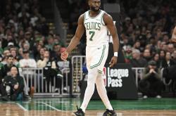 足球直播吧-公牛逆转快船，杰伦·布朗高光表现的简单介绍