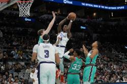 足球直播在线观看-包含篮网后卫连续砍下+，助球队力挫强敌的词条