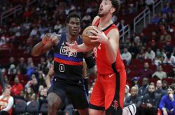 足球直播平台-关于火箭队再胜猛龙，晋级决赛战熊猫队的信息