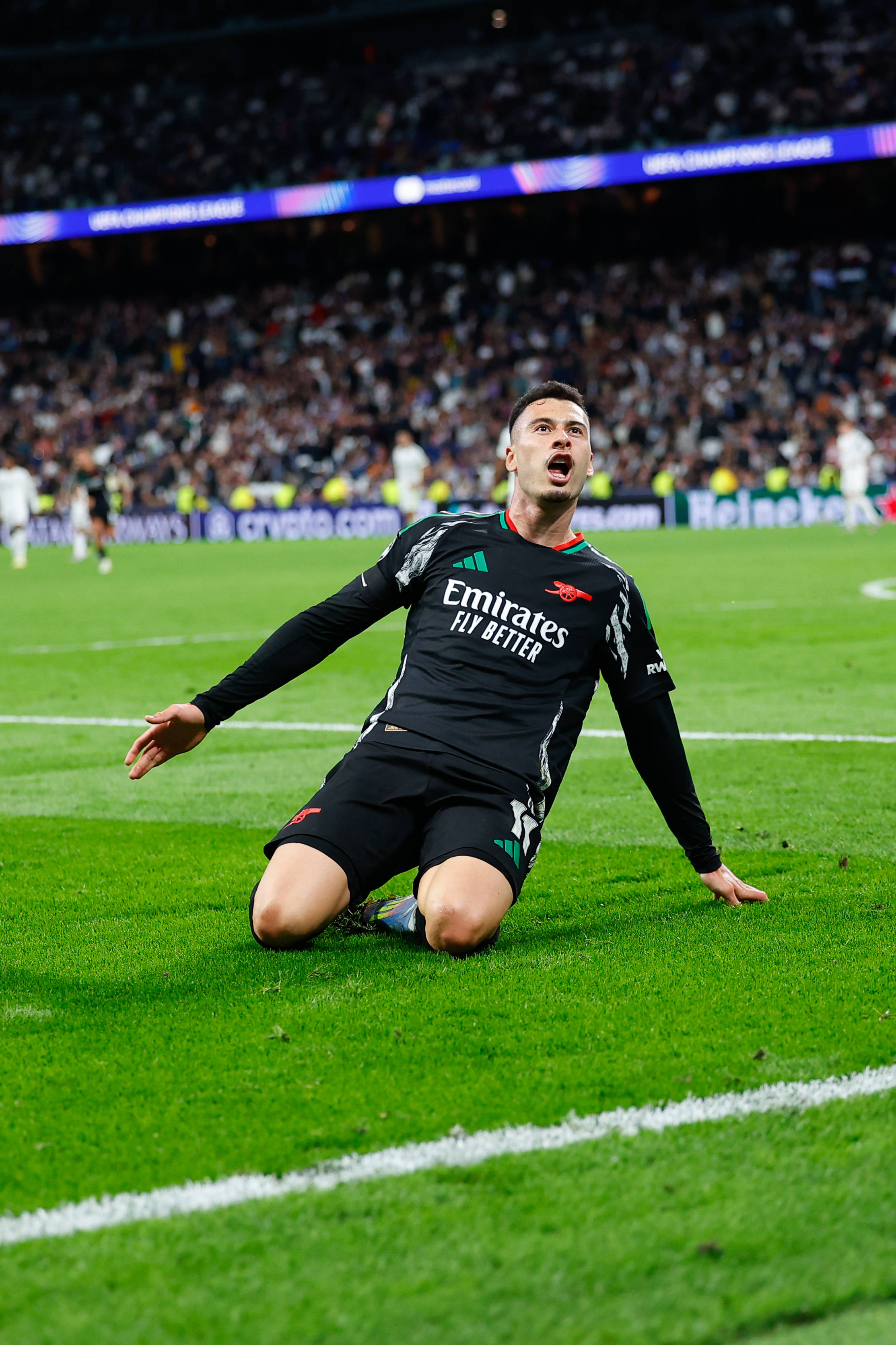 阿森纳客场绝杀伯恩利,豪取三分完成逆转 阿森纳客场绝杀伯恩利,豪取三分完成逆转