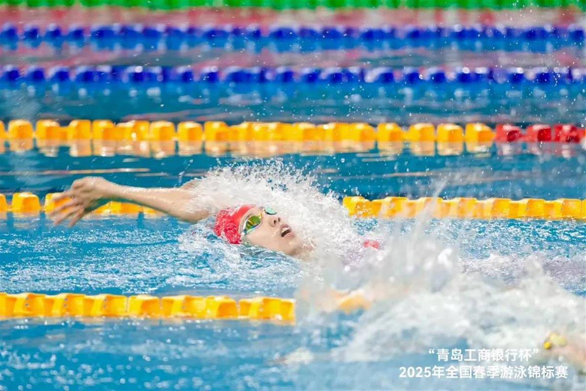 智利游泳选手凭借实力,夺得金牌 智利游泳选手凭借实力,夺得金牌