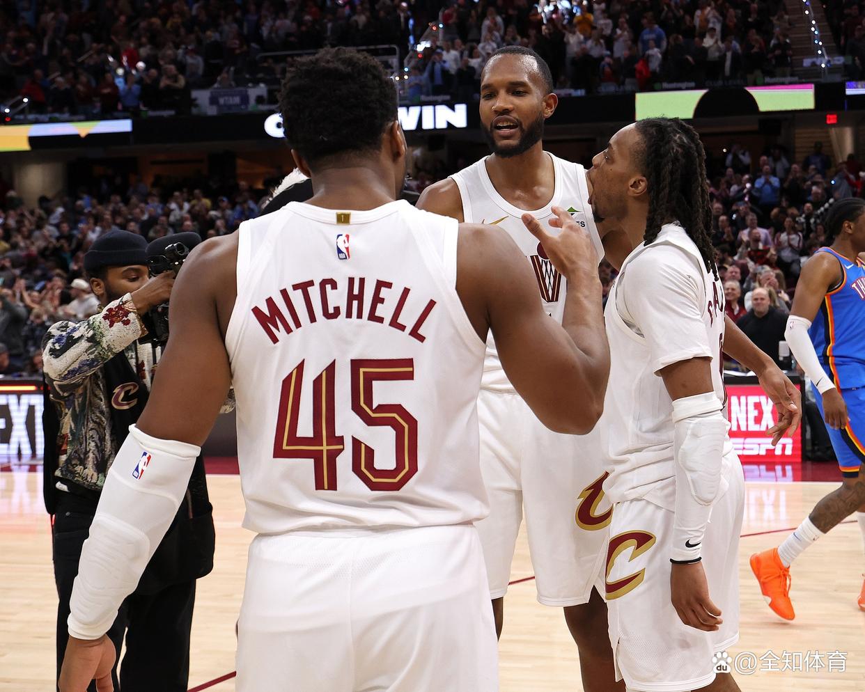 火箭迎来一场戏剧性的棒球对决 火箭迎来一场戏剧性的棒球对决