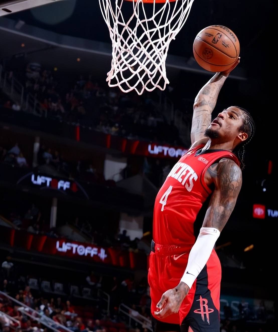 火箭迎来一场戏剧性的棒球对决 火箭迎来一场戏剧性的棒球对决