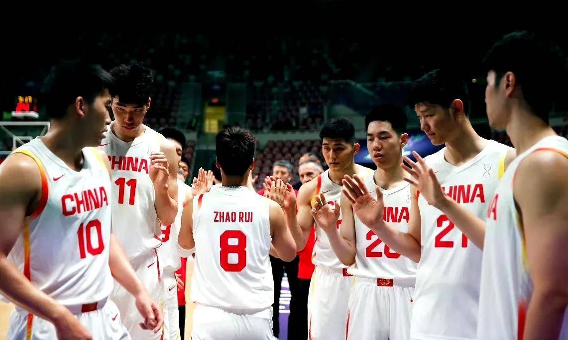 江苏男篮全面压制北京队，胜出晋级