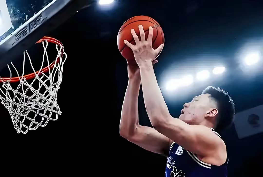 球队完胜对手，士气高昂备战关键比赛