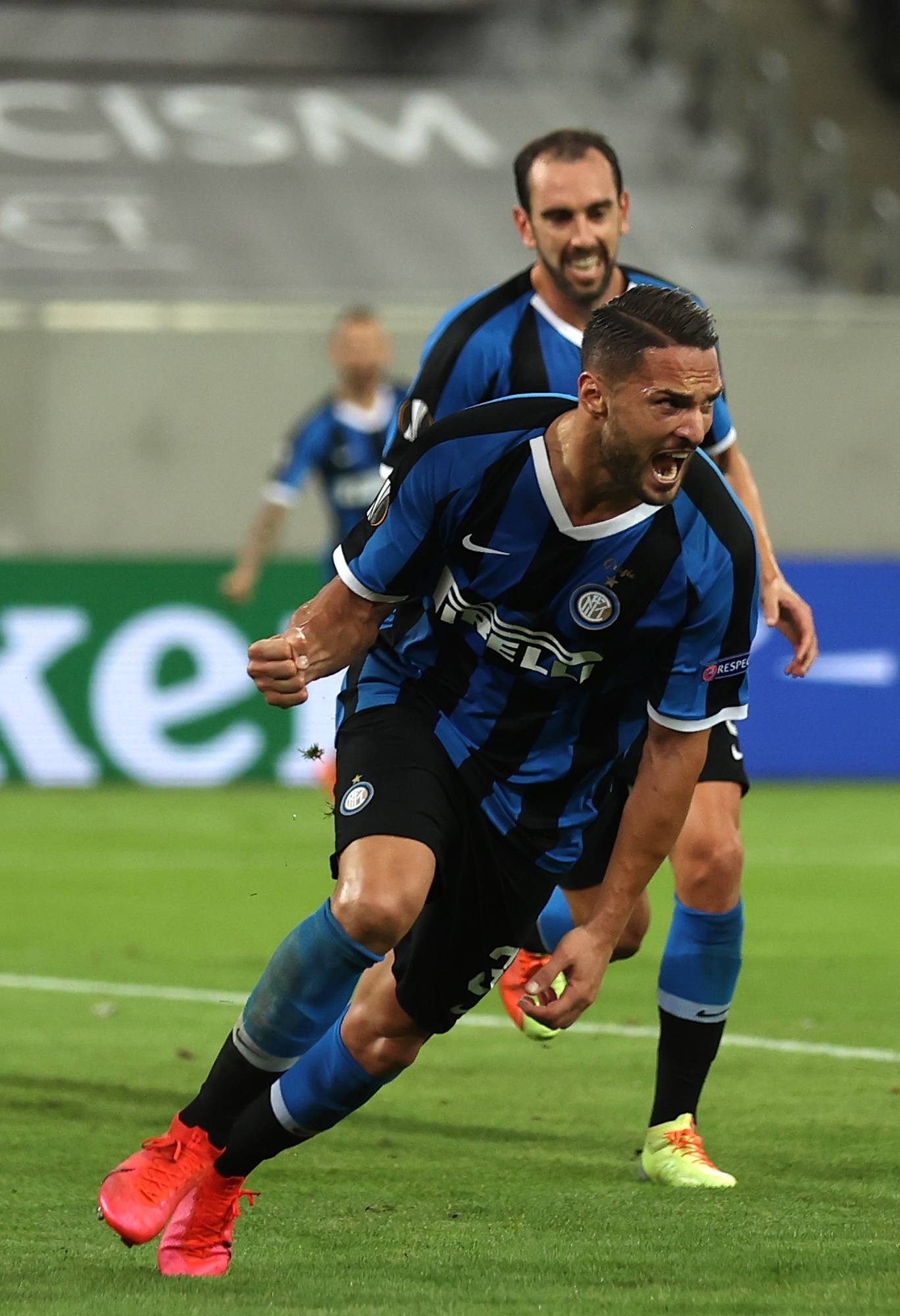 包含捷克队势不可挡,轻松晋级欧洲足球联赛八强的词条 包含捷克队势不可挡,轻松晋级欧洲足球联赛八强的词条