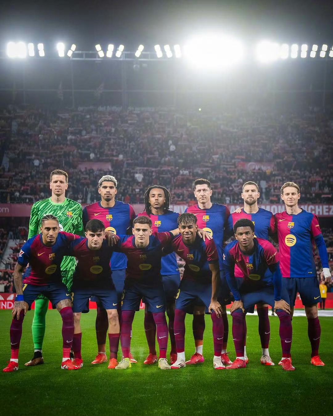 塞维利亚客场告捷,全队表现出色 塞维利亚客场告捷,全队表现出色