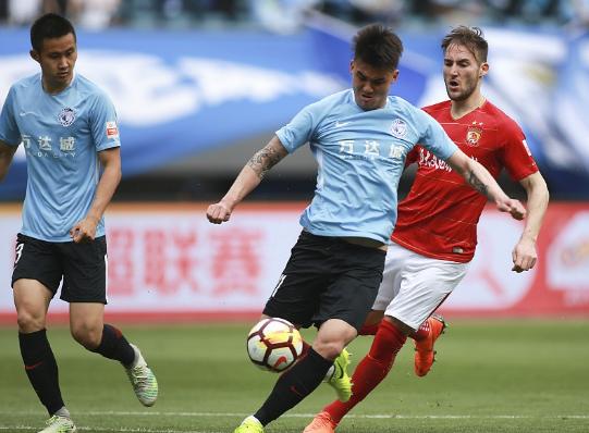 大连一方客场不敌恒大,遗憾告负遭受颠簸 大连一方客场不敌恒大,遗憾告负遭受颠簸