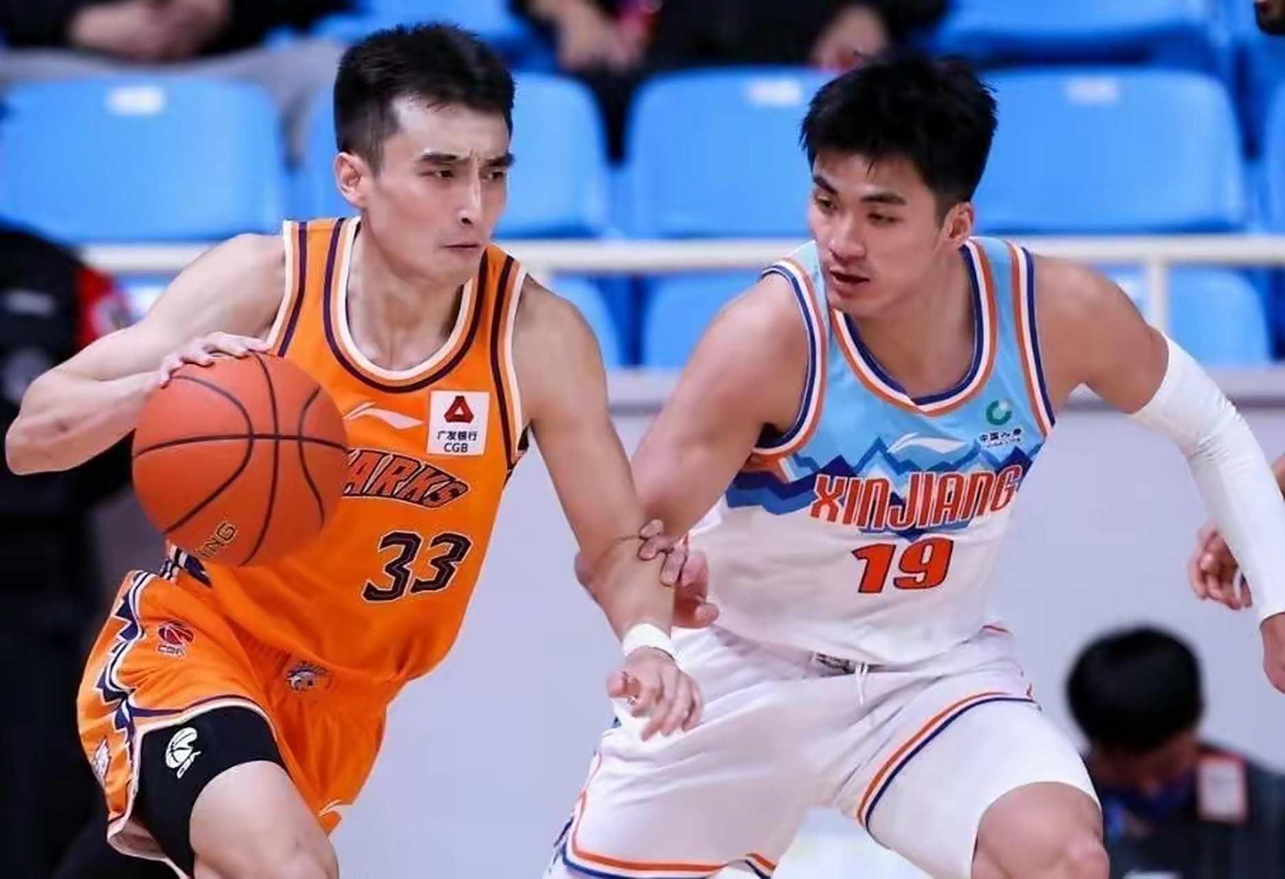 厉害的球星在比赛中发挥出色领队伍获胜 厉害的球星在比赛中发挥出色领队伍获胜